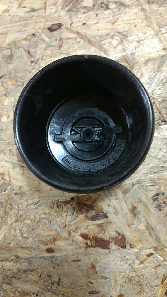Original GM Opel Radkappe Kadett Manta Rekord Commodore Neu