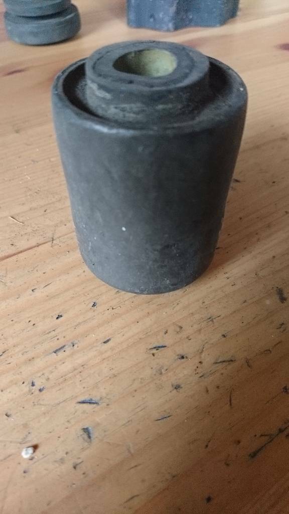 Opel Youngtimer Oldtimer Dämpfungsbuchse neu original 464308