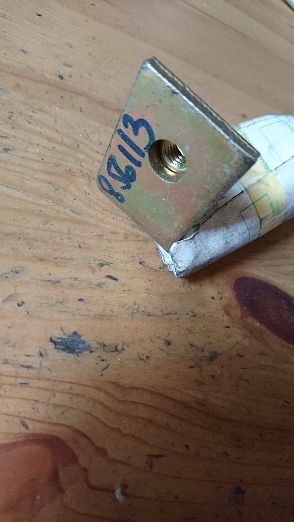Opel Youngtimer Oldtimer Verbindungsschiene neu original 856113
