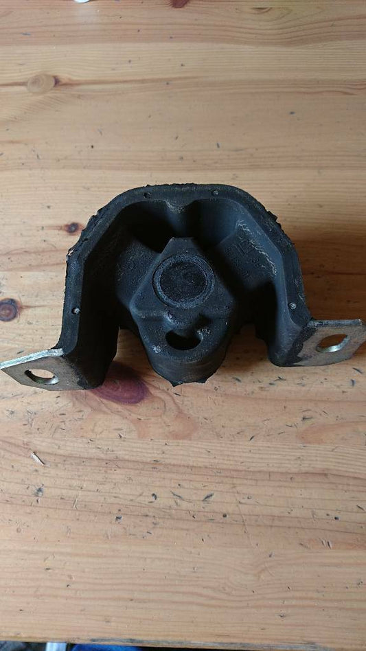 Kadett E Dämpfungsblock vorne links neu original GM