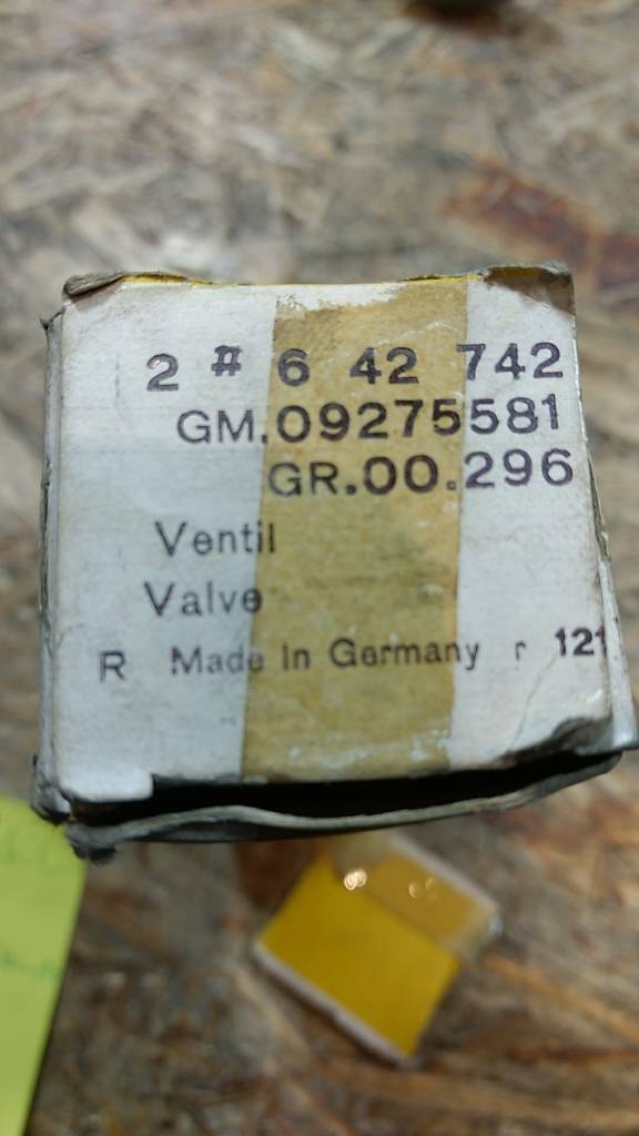 Original GM Opel Rekord B Coupé Einlassventil Set NEU