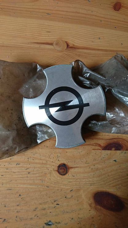Kadett D E Astra F Radkappe Nabendeckel neu original GM