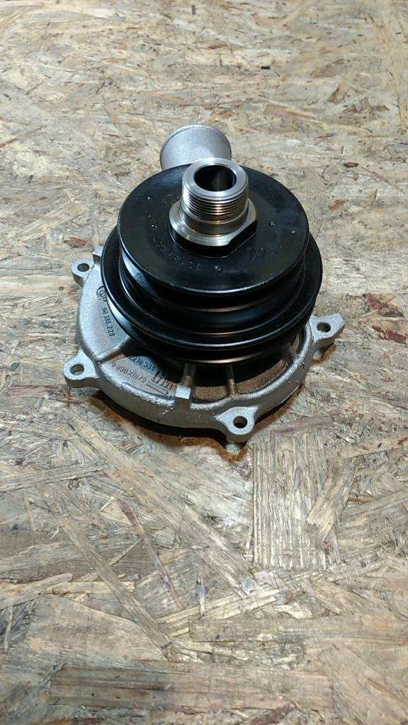 Ascona C Kadett D E 1.6D Wasserpumpe original GM Opel NEU