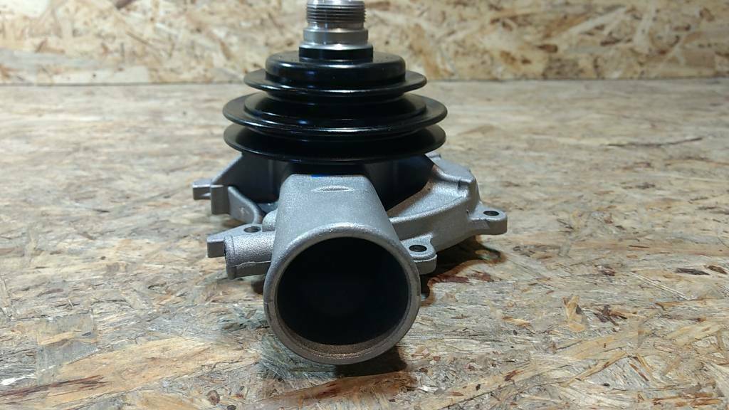 Original GM Opel Ascona B Rekord E Wasserpumpe NEU