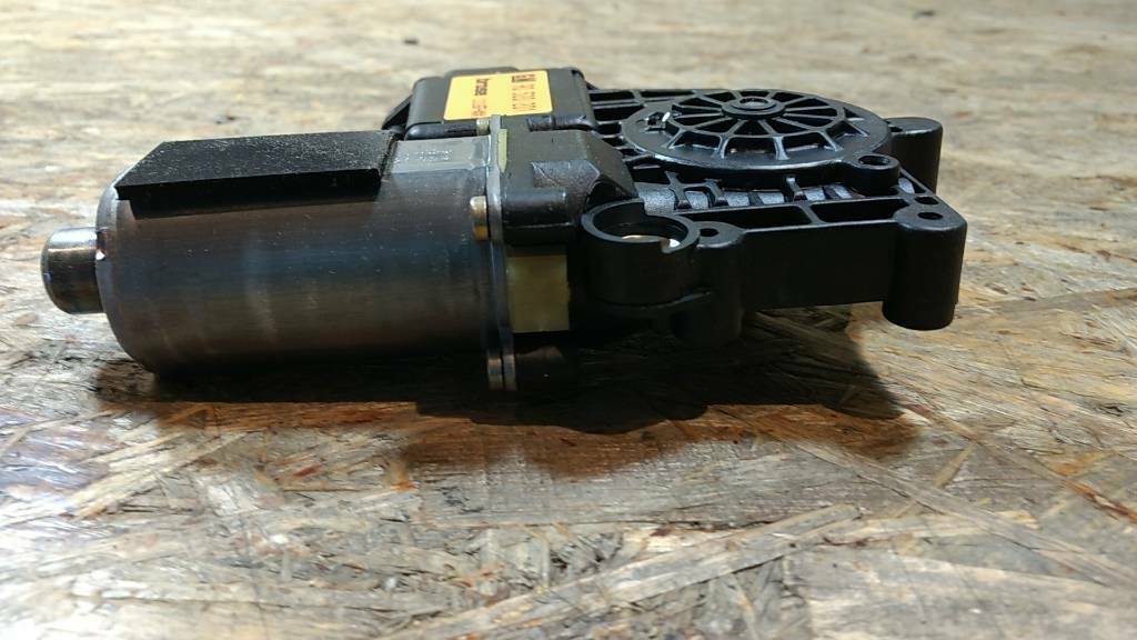 Original GM Opel Tigra A Fenstermotor links NEU