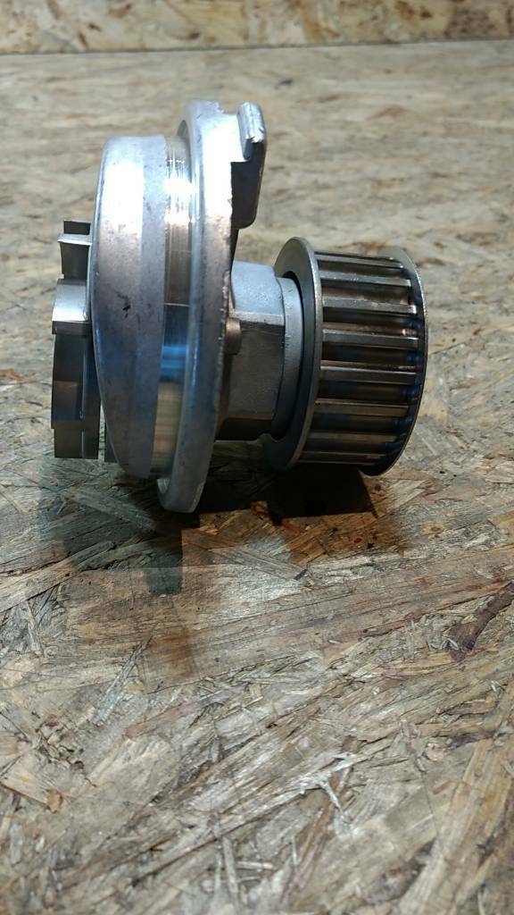 Original GM Wasserpumpe Ascona C 1.6D Kadett E NEU