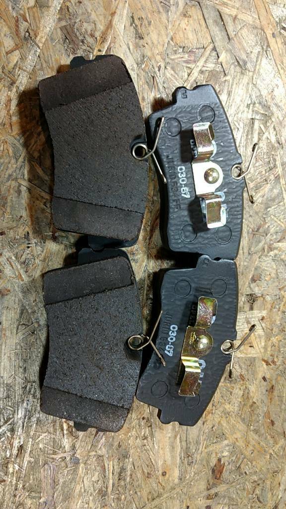 Original GM Opel Omega 3.0 Senator 2.2-3.0 Bremsbeläge vorne NEU