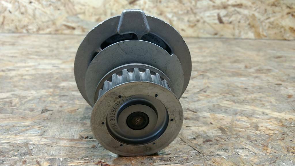 Original  Opel Wasserpumpe Ascona C Kadett E Vectra A Astra F NEU