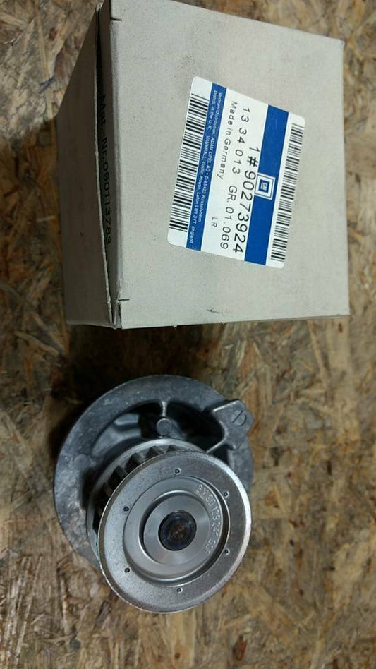 Original GM Opel Wasserpumpe Ascona C Kadett D Rekord E NEU