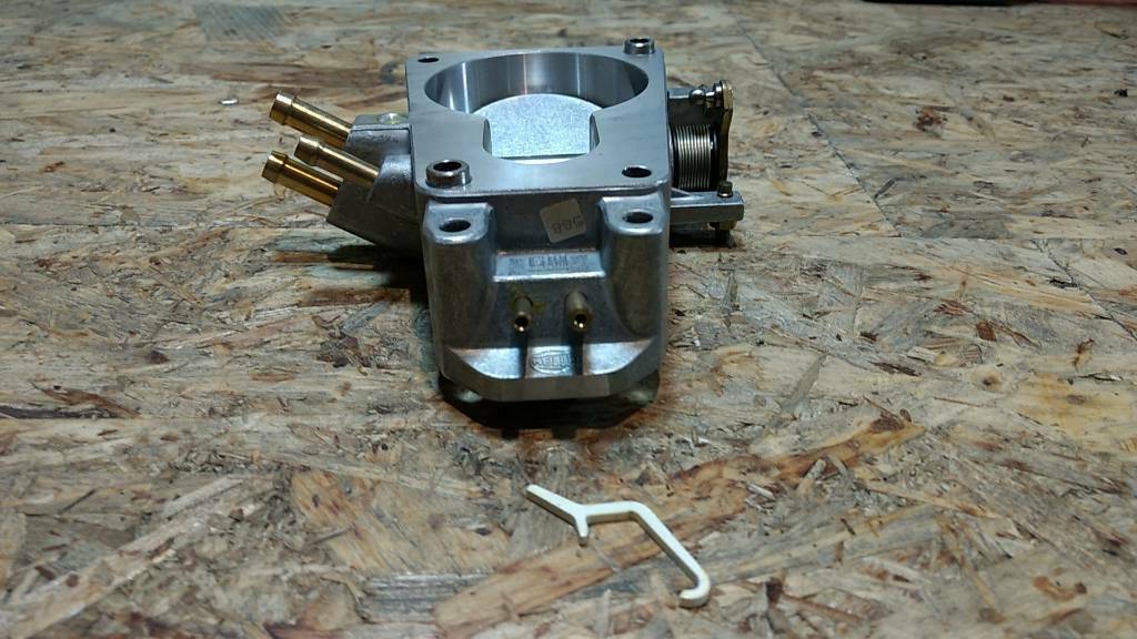Original GM Opel Astra F 2.0 C20XE Drosselkappenstutzen NEU