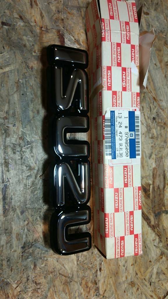 Original GM Opel ISUZU Emblem Schriftzug NEU
