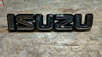 Original GM Opel ISUZU Emblem Schriftzug NEU