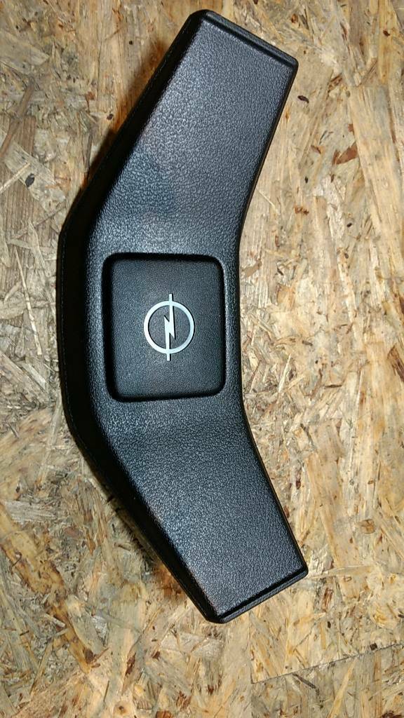 Original GM Opel Lenkradabdeckung / Hupenknopf Kadett D neu