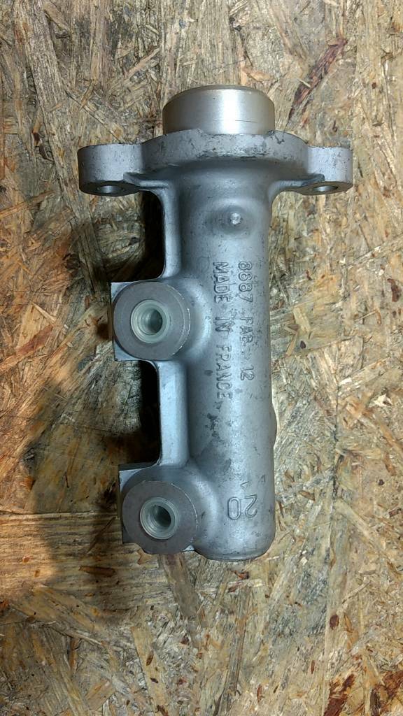 Original GM Opel Kadett E 2.0 GSi Hauptbremszylinder NEU