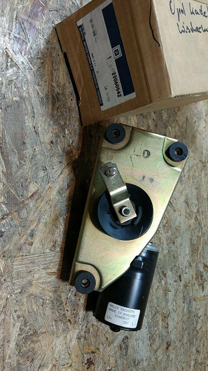 Original GM Opel Kadett D Wischermotor hinten NEU