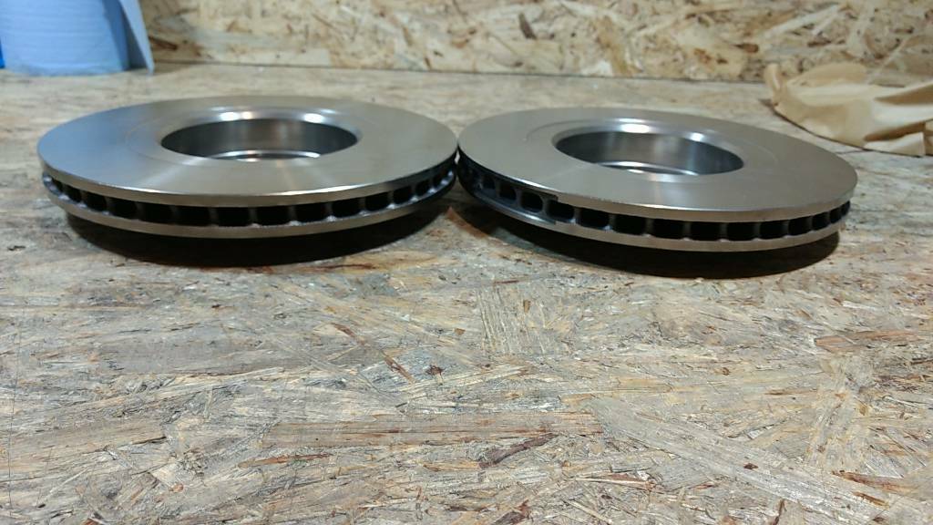 Original GM Opel Vectra Calibra Bremsscheiben innenbelüftet NEU