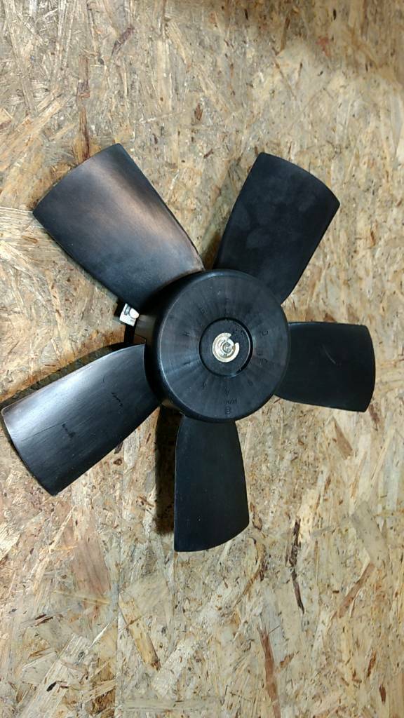 Original GM Opel Kadett E 2.0 Lüftermotor NEU