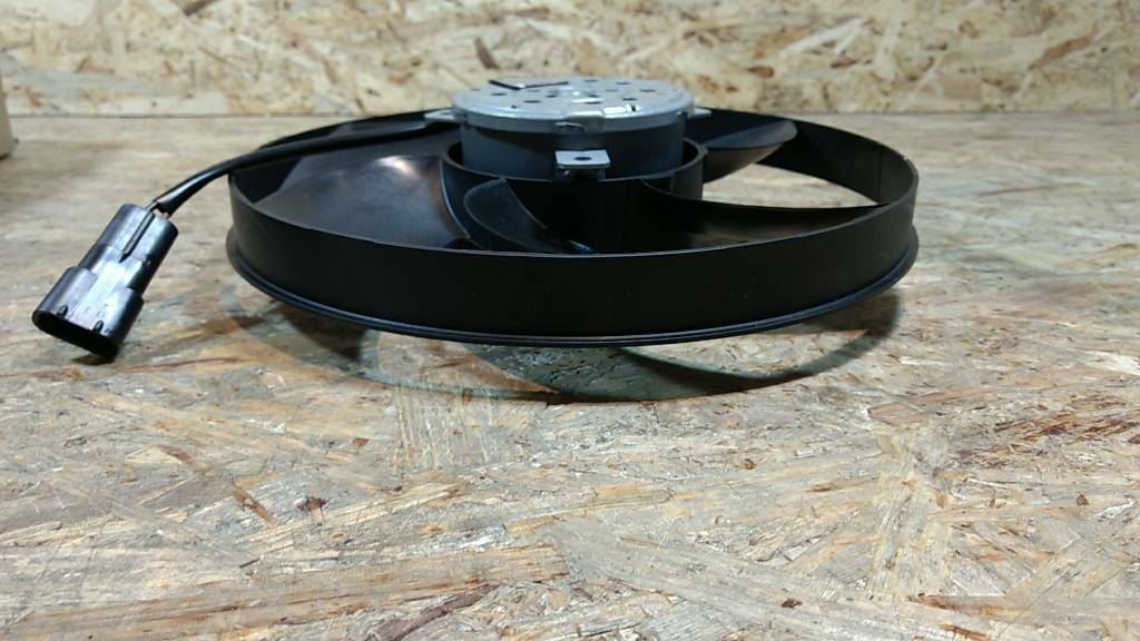 Original GM Opel Omega B Caravan Kühlerlüfter NEU