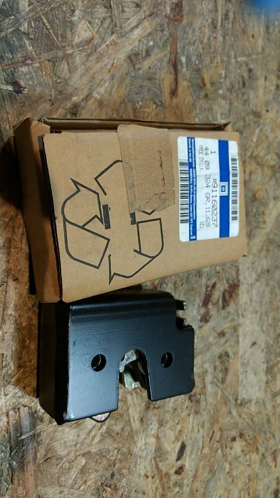 Original GM Opel Vivaro Ausrückhebel Rückenarretierung Hintersitz NEU