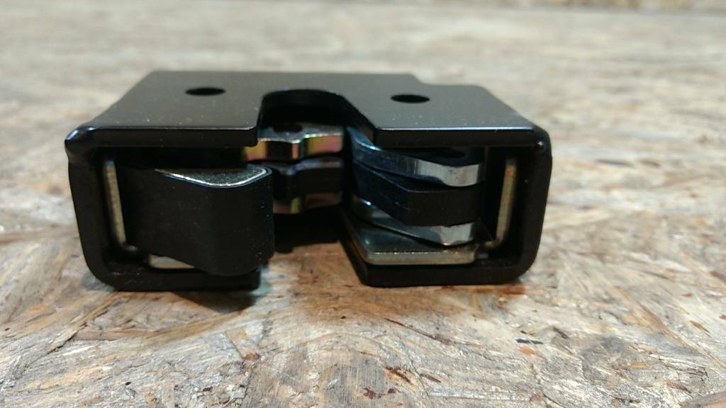 Original GM Opel Vivaro Ausrückhebel Rückenarretierung Hintersitz NEU