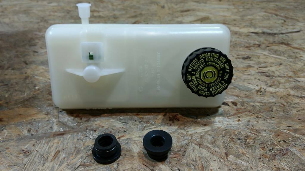 Original GM Opel Bremsflüssigkeit Behälter PrimaStar Trafic NEU