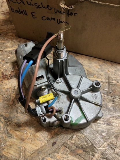 Original GM Opel Kadett E Caravan Heckwischermotor *NEU*