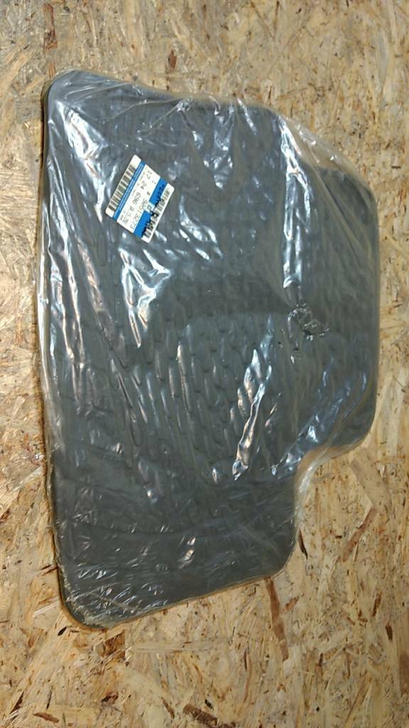 Original GM Opel Vectra B Gummifußmatten-Set hinten NEU