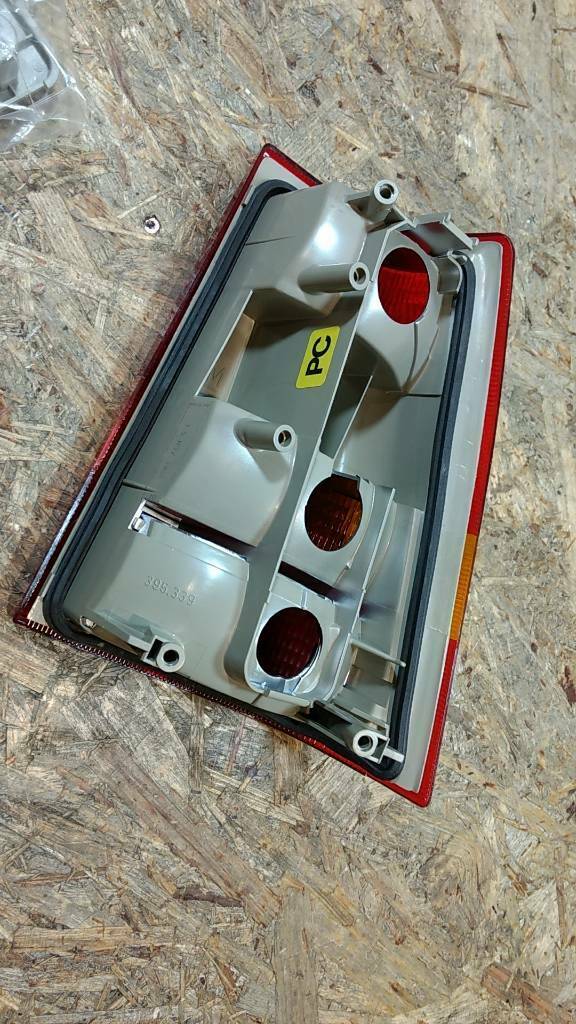 Original GM Opel Kadett E Nebelschlussleuchte NEU