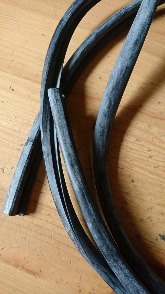 Kadett E Schrägheck Heck Fenster innen Gummidichtung neu GM