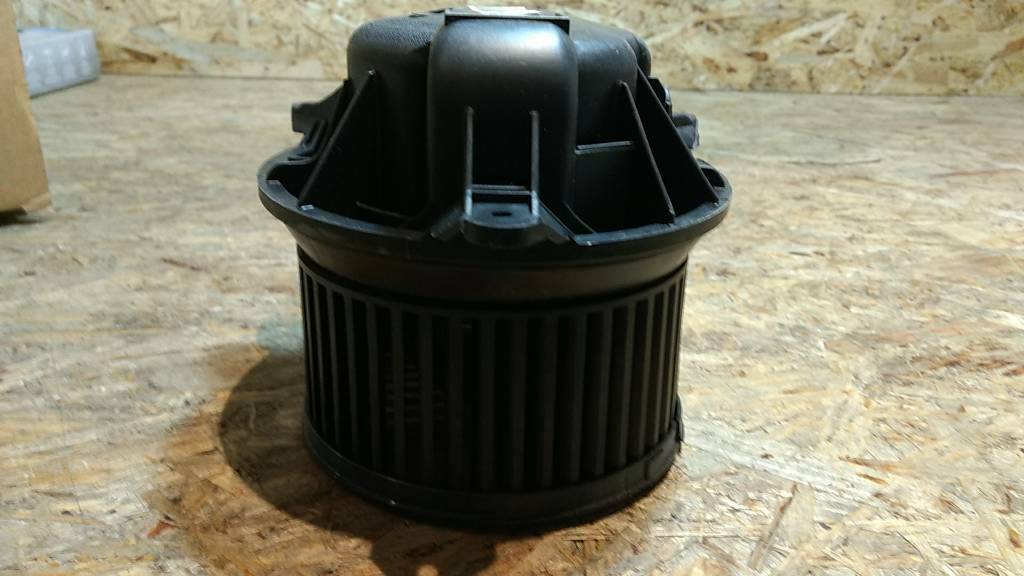 Original GM Opel Renault Master Gebläse Innenraum Lüftermotor NEU