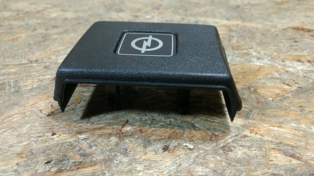 Original GM Opel Corsa A Hupenknopf NEU