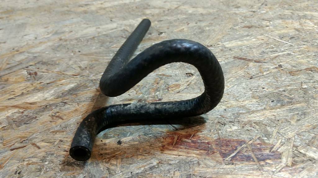 Original GM Opel Schlauchbogen Kraftstoffrücklauf Omega B NEU