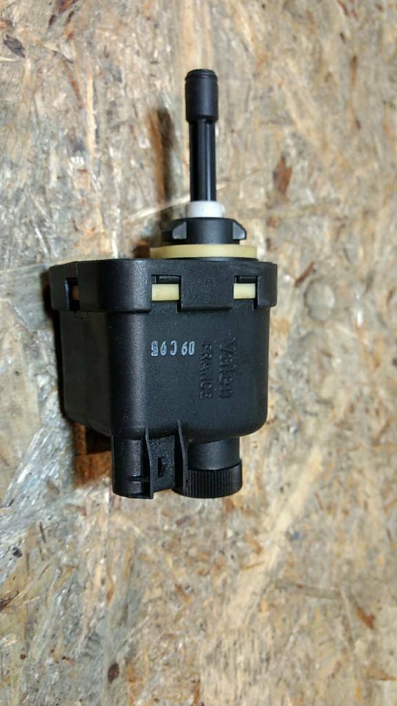 Original GM Opel Leuchtweitenregulierung Omega A NEU