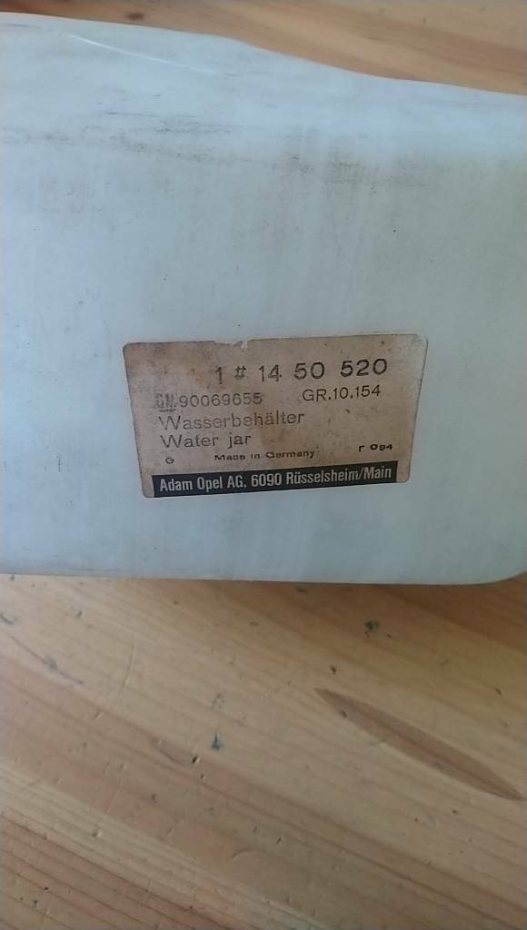 Kadett D Spritzwasserbehälter GM Opel NEU 90069655