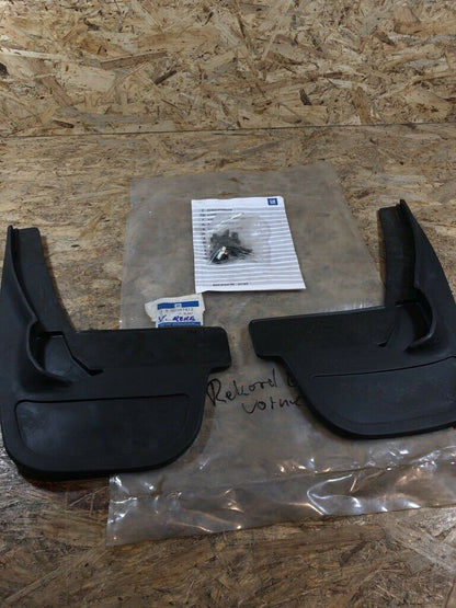 Original GM Opel Rekord E Schmutzlappen vorne *NEU*