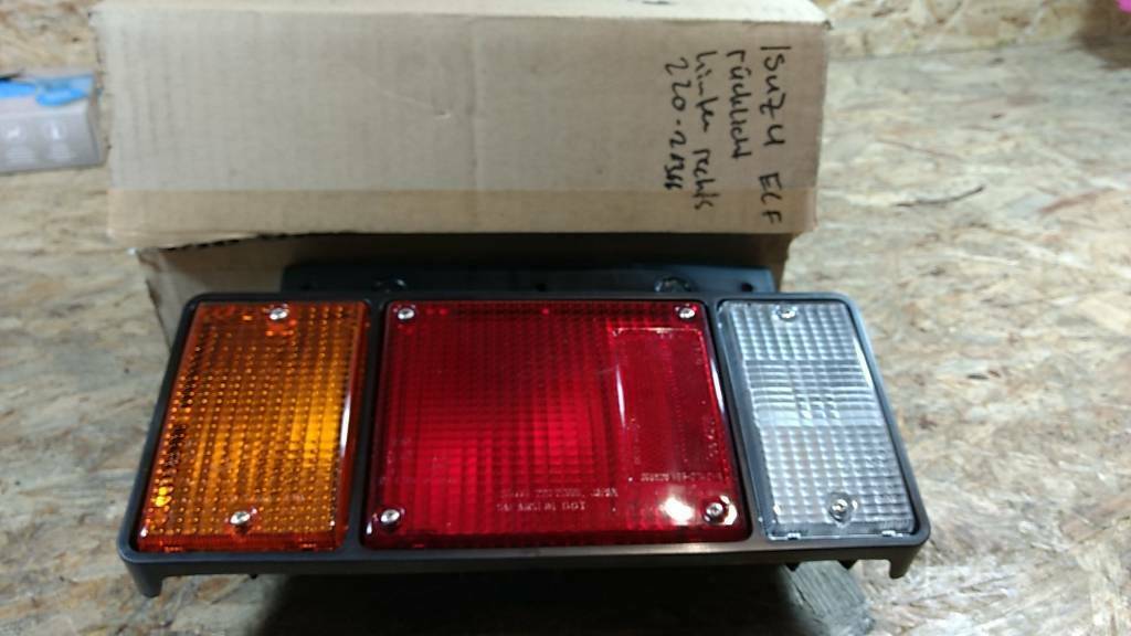 Original GM Opel Isuzu Elf Rücklicht hinten rechts NEU