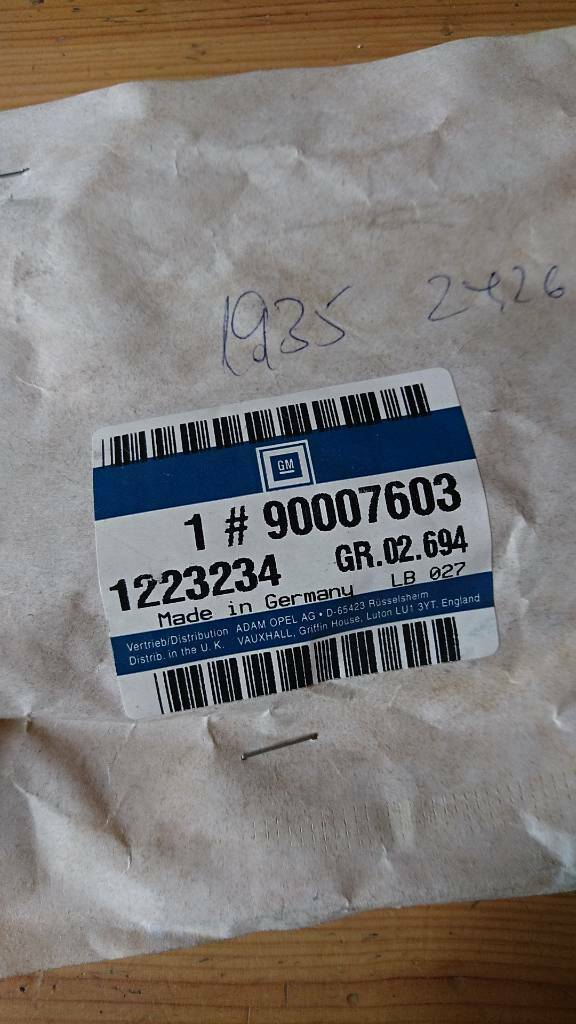 Kadett E Caravan Lampenträger Rückleuchte neu original GM