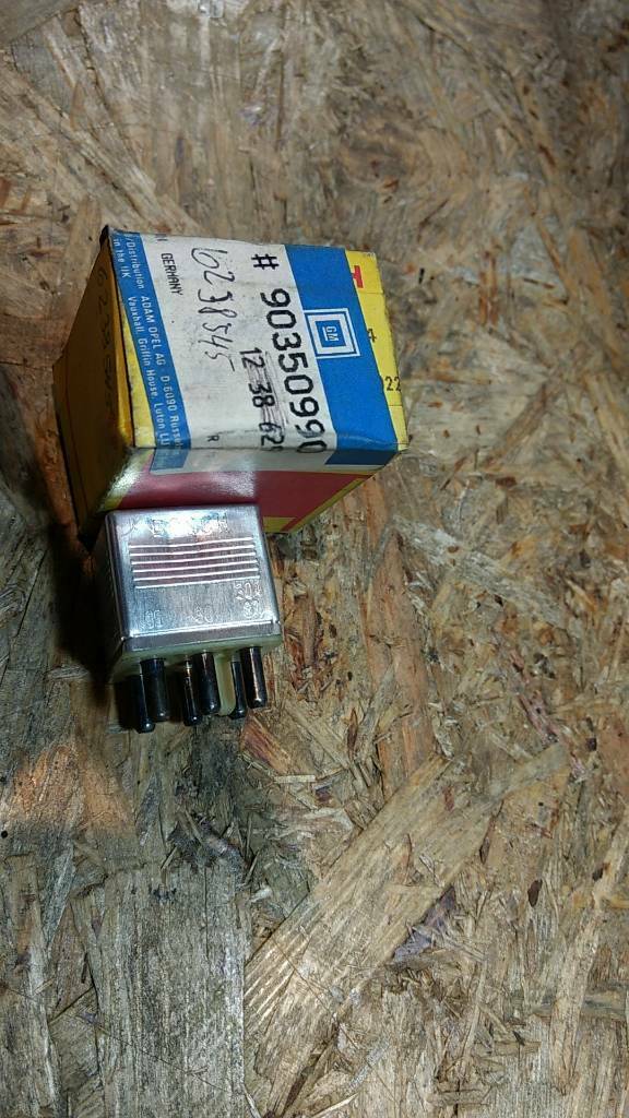 Original GM Opel (BOSCH) ABS-Relais Astra Calibra Vectra NEU