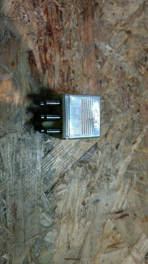 Original GM Opel (BOSCH) ABS-Relais Astra Calibra Vectra NEU