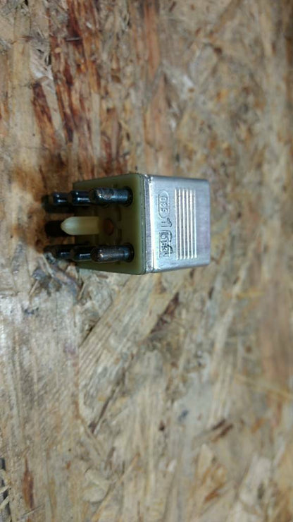 Original GM Opel (BOSCH) ABS-Relais Astra Calibra Vectra NEU