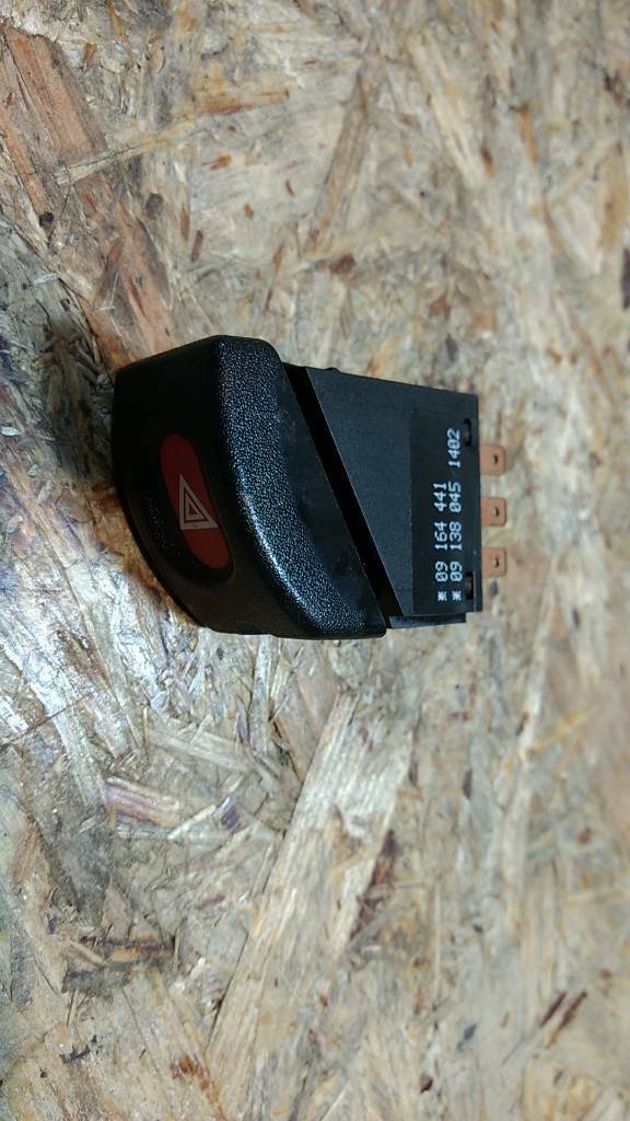 Original GM Opel Corsa B Tigra Warnblinkschalter NEU