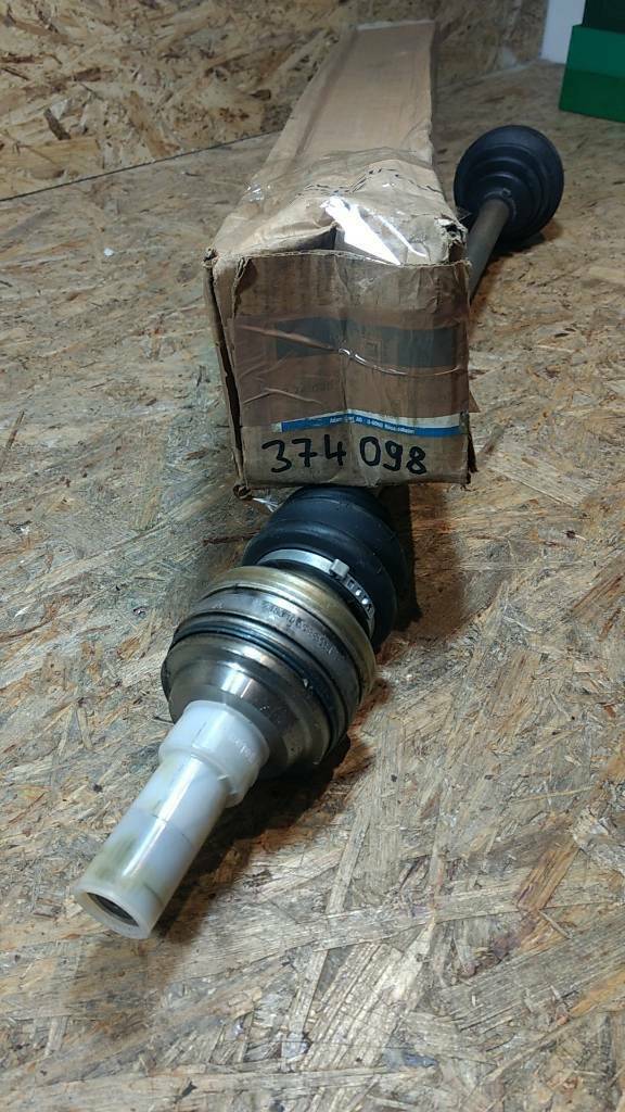 Original GM Opel Kadett D E Ascona Antriebswelle links NEU