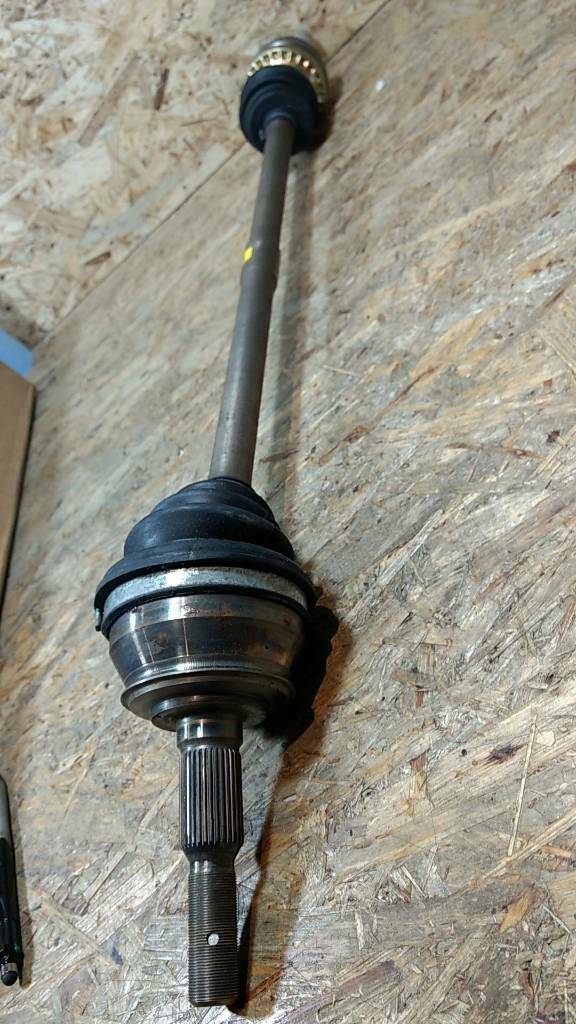 Original GM Opel Kadett D E Ascona Antriebswelle links NEU