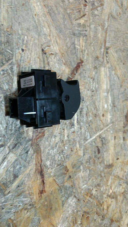 Original GM Opel Insignia Schalter Parkbremse NEU