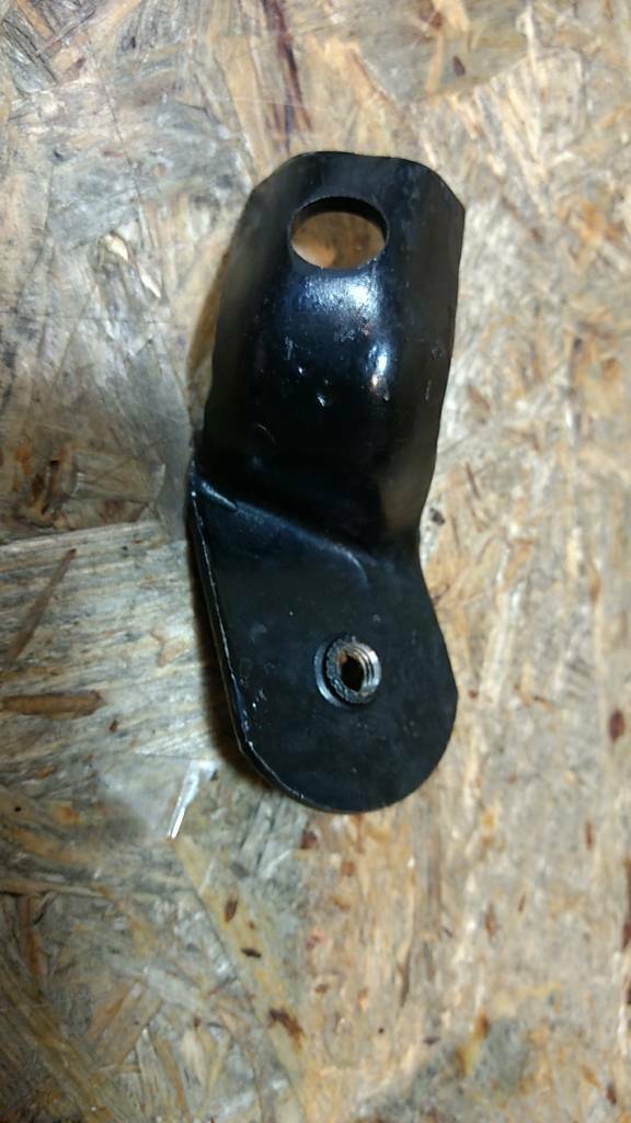 Original GM Opel Manta Ascona A Halter NEU