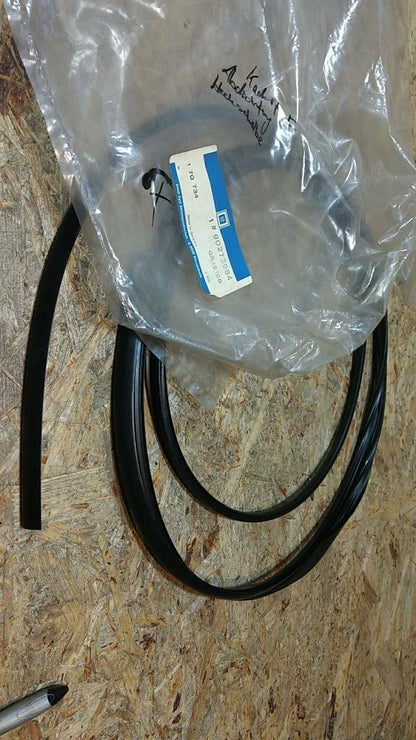 Original GM Opel Kadett E Abdichtung Heckscheibe NEU