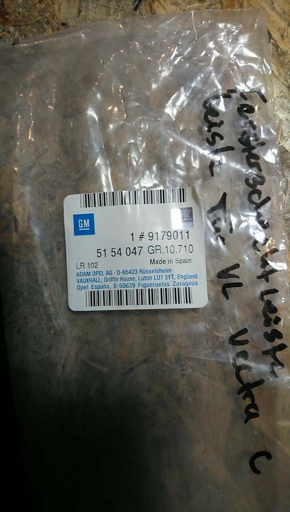 Vectra C Fensterschachtabdeckungen vorne links neu original GM