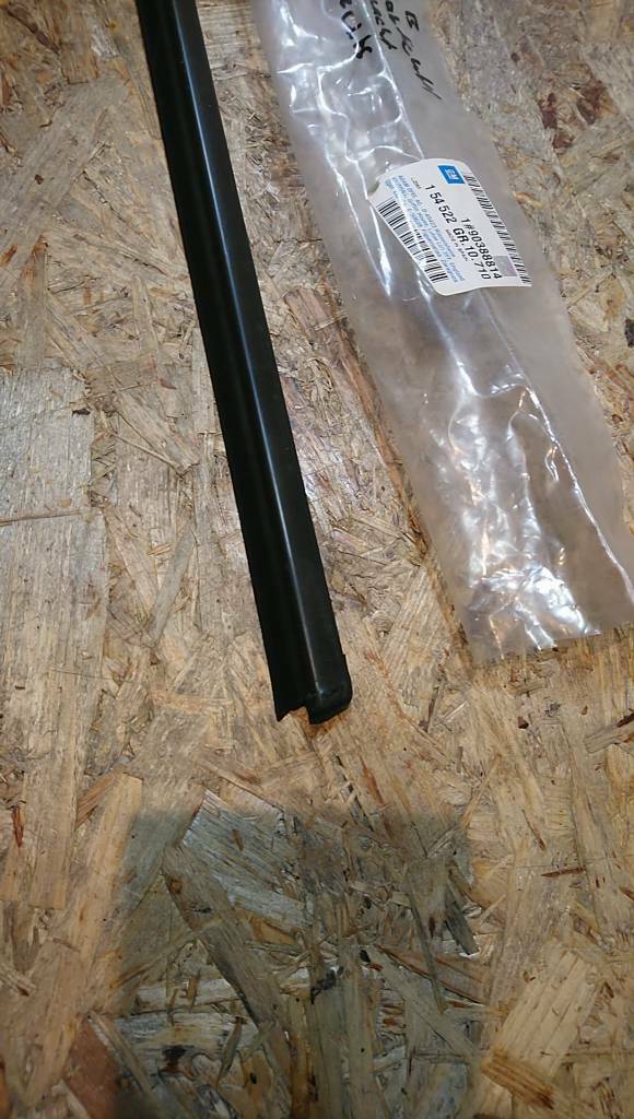 Corsa B Fensterschachtabdeckung neu Original GM