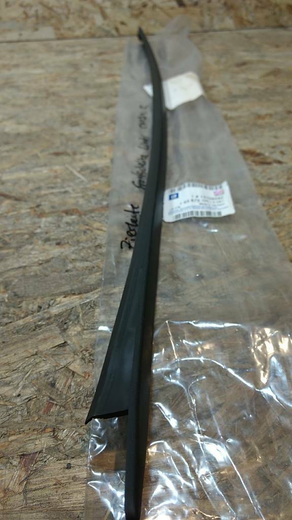 Original GM Opel Zierleiste Frontscheibe l. Corsa C NEU