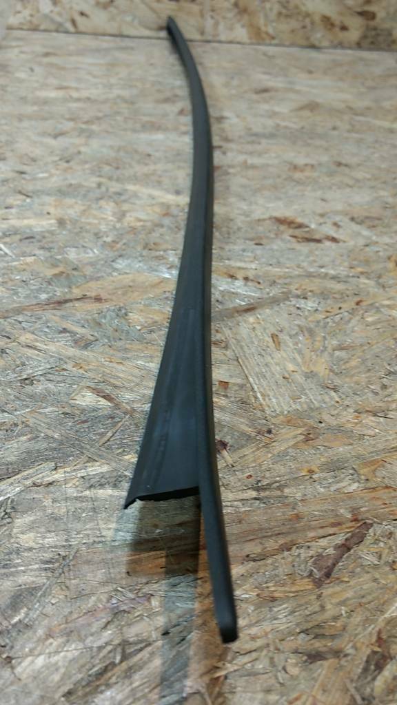 Original GM Opel Zierleiste Frontscheibe l. Corsa C NEU